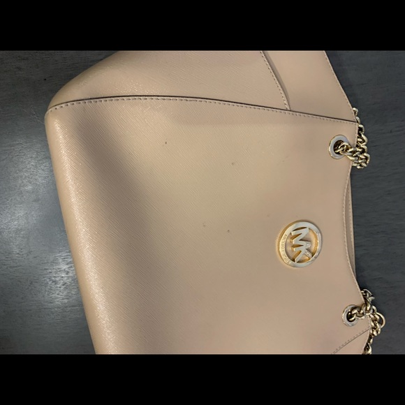 Michael Kors Jet Set Shoulder Tote - Picture 10 of 10